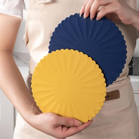 Heat-Resistant Silicone Trivet Mats, Non-Slip Hot Plate Holder for Kitchen Countertops & Dining Table, Reusable Pot Holder Pad with Secure Grip, Dishwasher Safe (Blue, Diameter: 18cm/7.09")