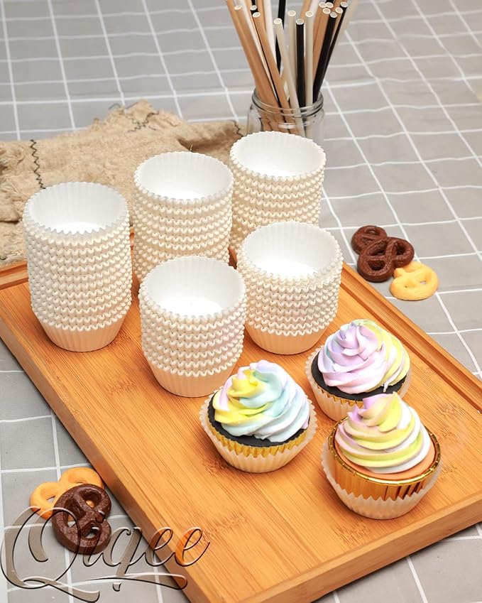 qiqee 600 Count Large Size Cupcake Liners White Muffin Liners Food Grade Jumbo Baking Cups Paper No Smells(Large Size)