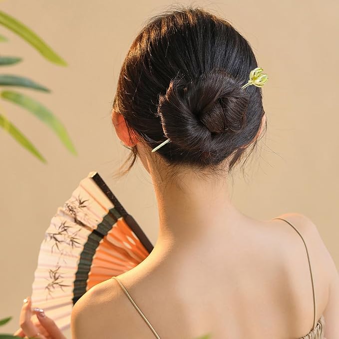 4PCS Lotus Hair Sticks for Buns, Vintage Retro Gold Metal Hair Sticks Pins Chinese Hanfu Asian Flower Hair Chopsticks Hairpins for Women Girls