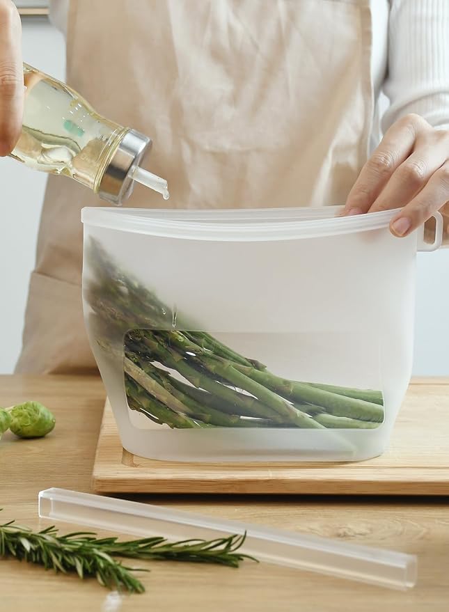 Reusable Silicone Food Storage Bags (Set of 4), Dishwasher Oven Microwave Freezer Safe, Eco-Friendly 100% Platinum, Leakproof Sous Vide Bags, Clear, X-Large
