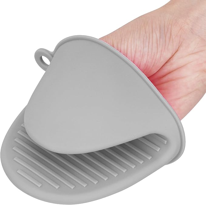 tifanso Silicone Oven Mitts Pot Holders for Kitchen Heat Resistant Small Kitchen Mittens Rubber Air Fryer Mitts Mini Pot Pinch Grip for Cooking and Baking 1 Pair (Grey)