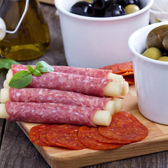 Hi Mountain CRACKED PEPPER 'N GARLIC Summer Sausage Kit | Complete sausage seasoning kit. Includes: Seasoning, cure & 10 casings. Beef, pork, venison, deer, elk. Makes up to 30 lbs
