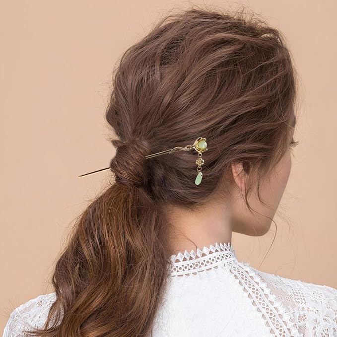 10Pcs Gold Vintage Hair Sticks Pins Metal Long Hairpins with Butterfly Flower Pearls Beads Jade Tassel Pendant Asian Chinese Hanfu Hair Chopsticks Hair Bun Updo Holders Hair Accessories for Women