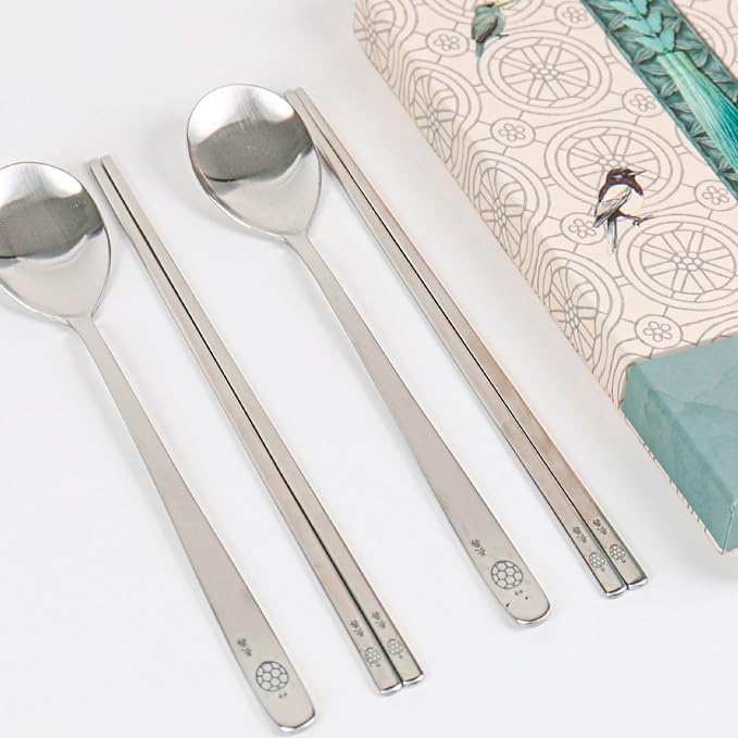 ONGI Korean Spoon and Chopsticks Set, Flat Korean Chopsticks, Premium 18/10 Stainless Steel, Turtle Symbol Design, Made in Korea, Dishwasher Safe, Meaningful Korean Gift (TT Silver 2 Set)