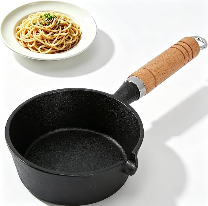 Mini Egg Frying Pan, Cast Iron Omelette Pan Skillet with Wooden Handle, Mini Pre Seasoned Skillet, Nonstick Egg and Fry Cast Iron Pot for Indoor Outdoor Cooking(13x5cm / 5.1x2.0in)
