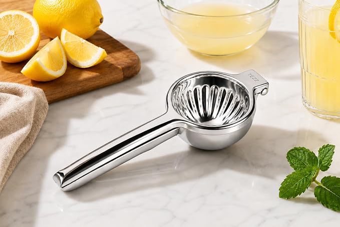 Ex-Large Lemon Squeezer, Stainless Steel Lime Citrus Juicer Hand Press | 3.43IN Extra Large Heavy Duty Handhelp Juice Squeezer For Lemon, Citrus, Orange, Perfect For Kitchen & Bar Tools