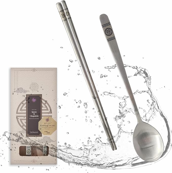 [1 Set] [Made in Korea] Korean Sticky Rice Spoon Chopsticks Set Gold Titanium Plating 304 Stainless Steel Tableware Cutlery Set Mukbang Chopsticks (Korean Palace Pattern, 1 Set)