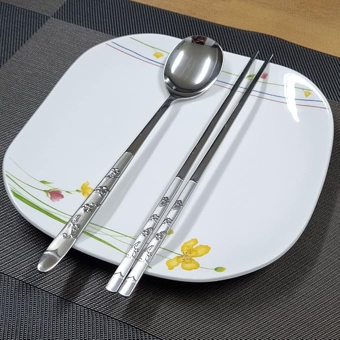 GARASANI Korean Traditional Cutlery Stainless Steel Spoons and Chopsticks Set (Silver Petal)