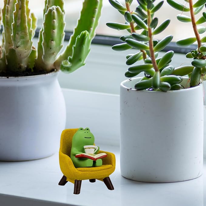 Refintural Miniature Frog Figurines - Funny Frog Sculpture for Shelf, Desk Decoration - Frog Desk Accessories - Perfect Cute Frog Gift for Frog Lovers(Yellow Sofa)