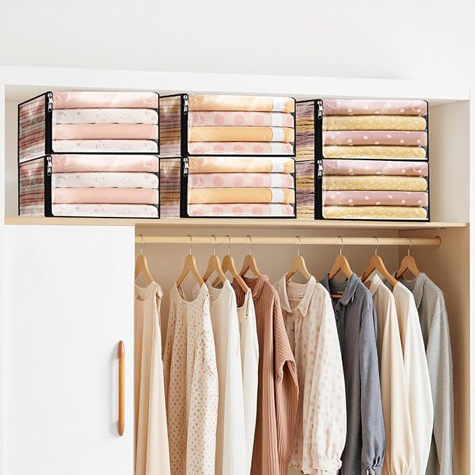 SpaceWhisper 4 Pack Clear Storage Bags, Plastic Blanket Storage Bags with Zipper and Handle, Moving Bags for Comforter, Bedding & Clothes, Closet Organizer and Under Bed Storage (17.7x15.7x7.9 Inch)