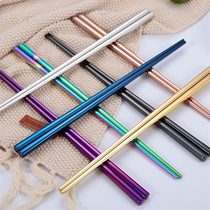 Chinese Metal Soup Spoons and Chopsticks Set for 4 People, Reusable Stainless Steel Ramen Short Handle Spoon Set Asian, Christmas Gift Dishwasher Safe (Gold)