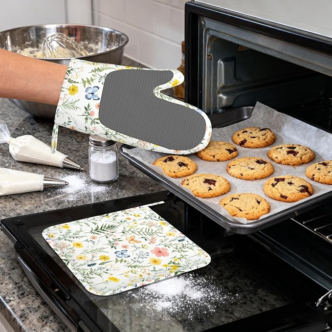 Wildflowers Oven Mitts and Pot Holders (4PCS),Vintage Plants Herb Flower Butterfly Heat Resistant Non-Slip Silicone Kitchen Gloves for Cooking, Baking, BBQ Waterproof Kitchen Accessories