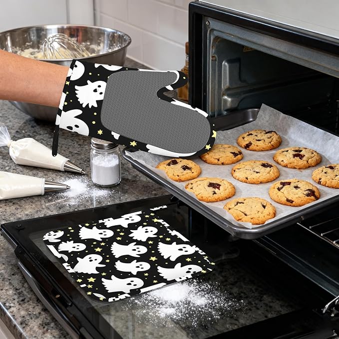 Halloween Ghosts Heat-Resistant Silicone Oven Mitts and Pot Holders,Long Oven Gloves with Non-Slip Grip for Cooking, Baking, Grilling,BBQ