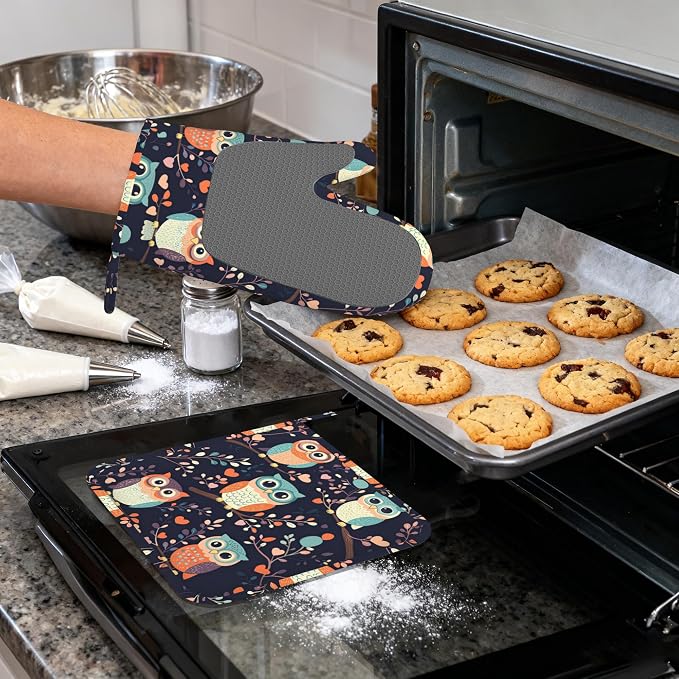 Cute Owl Heat-Resistant Silicone Oven Mitts and Pot Holders 4 Piece Set,Extra Long Non-Slip Kitchen Oven Gloves for Cooking, Baking, BBQ,Grilling