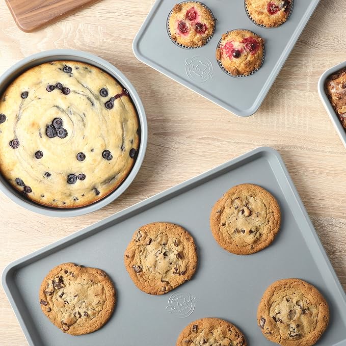 Sur La Table Kitchen Essentials Bake Sale Large 18 X 13 Inch PFA Free Ceramic Nonstick Cookie/Baking Sheet - Linen White