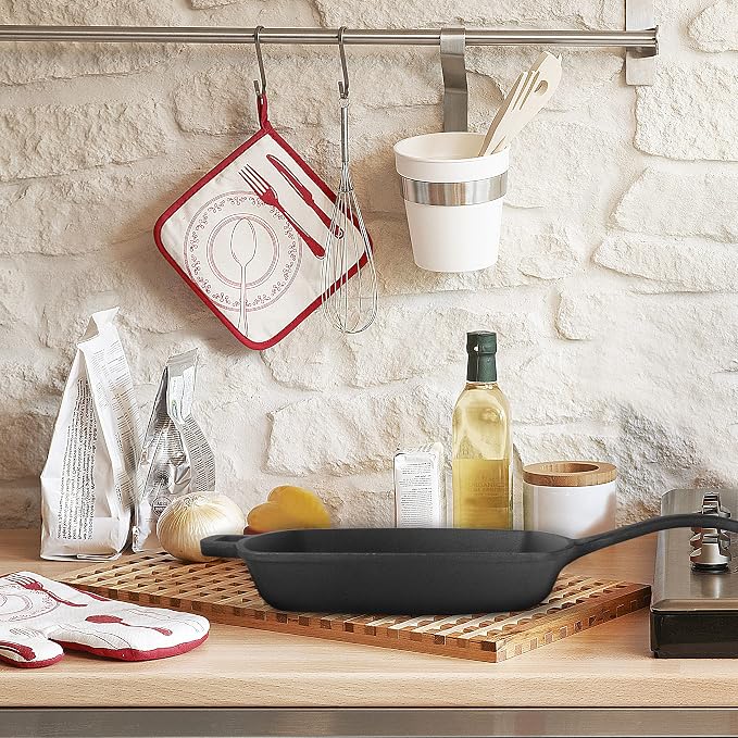 Commercial Chef 10.5-Inch Cast Iron Square Grill Pan, Pre-Seasoned, CHFL75 | Integrated Hanging Hole in Handle, Works on All Cooktops Including Induction, Outdoor Skillet for Campfires